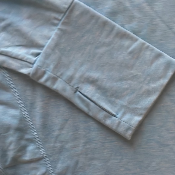 Gap Fit workout top S - Picture 3 of 3